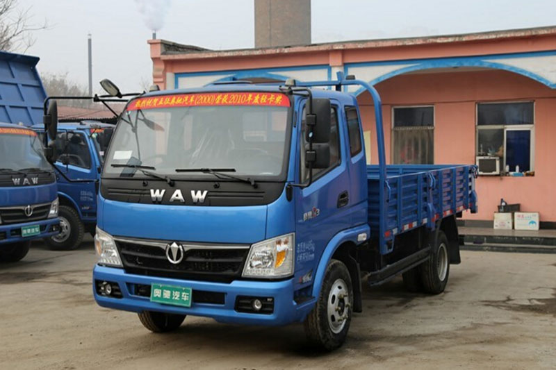奥驰D3系列 130马力 4.8米排半栏板轻卡(FD1098P18K4)(云内)
