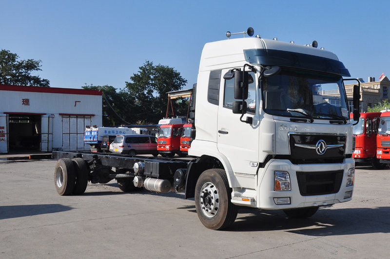 东风商用车 天龙重卡 270马力 4X2 9.6米 国五厢式载货车底盘(DFH5180XXYAX1)