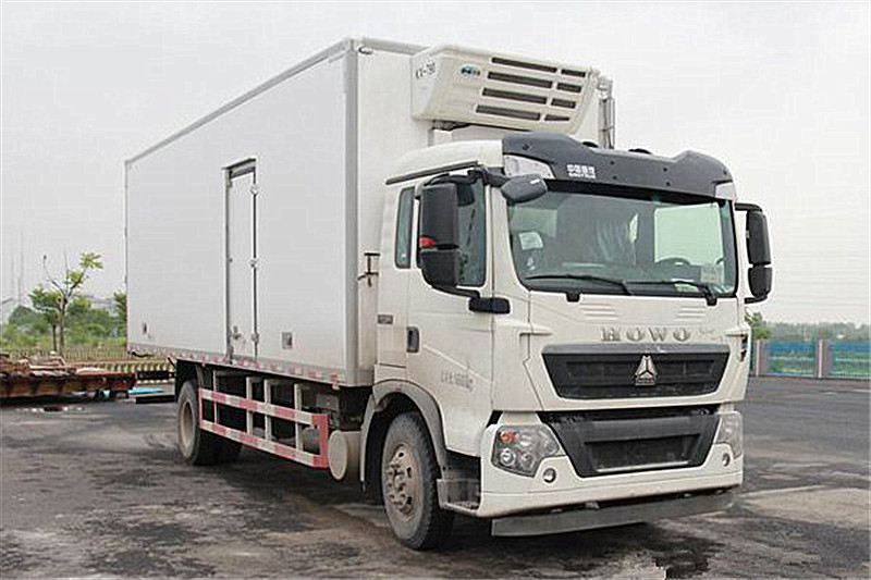 中国重汽 HOWO T5G 210马力 4X2 6.7米 国五 冷藏车(ZZ5167XLCK501GE1)