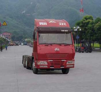 上汽红岩 斯太尔 336马力 6×4 牵引车 CQ4254XPWG324