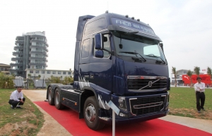 沃尔沃/Volvo FH16系列重卡 660马力 6×4 牵引车(沃尔沃帆船赛纪念版)