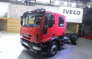 依维柯 EuroCargo系列重卡 251马力 4×2 双排消防载货车(ML120E25D)