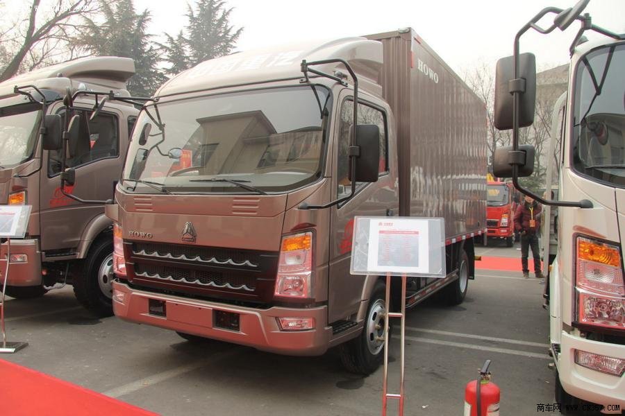 中国重汽HOWO 141马力 单排厢式轻卡(ZZ5047XXYF341BD145)