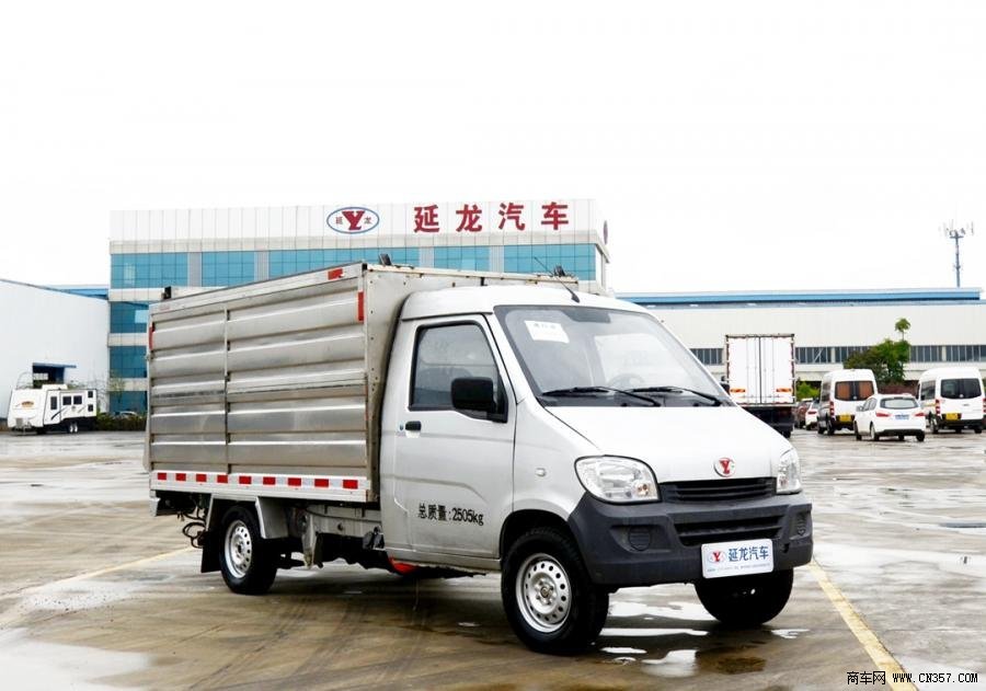 延龙汽车 延龙 68马力 4×2 密封式垃圾车(LZL5030XTYBEV)
