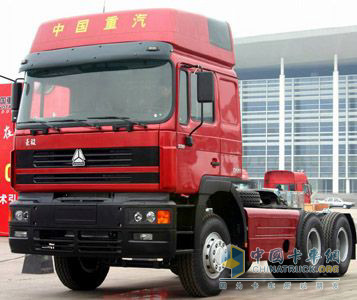 中国重汽 豪运重卡 300马力 4×2 牵引车 ZZ4185M3515C
