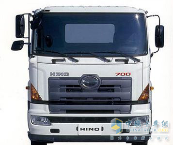 广汽日野 HINO700 450马力 6×4 牵引车 YC4250SS3EK