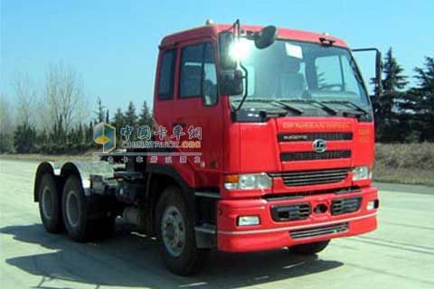 东风日产柴 459系列 250马力 6×4牵引车