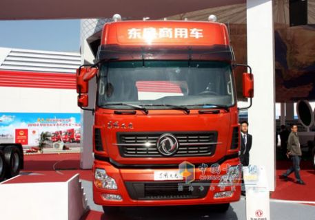 东风 天龙重卡 270马力 4×2 排半牵引车 DFL4180A2-K46-F04-01AJ