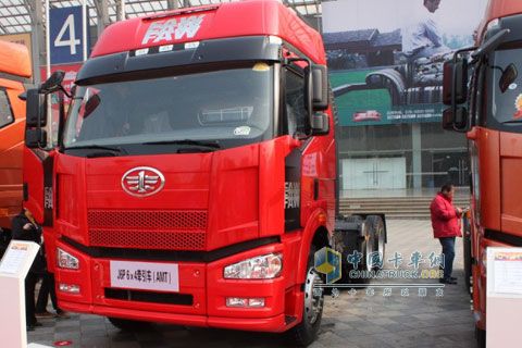 一汽解放 J6P重卡 350马力 6×4 牵引车 CA4250P66K2T1A1HE