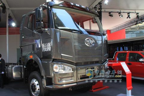 一汽解放 J6重卡 390马力 6×6 载货车 CA2250P66K24TL2E)