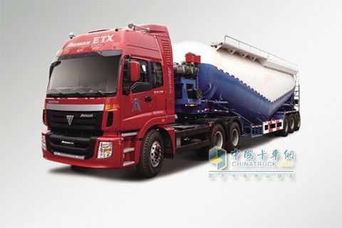 福田戴姆勒 欧曼ETX 375马力 8×4 9系粉粒物料运输车