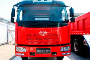 解放 J6L中卡 180马力 4X2 LNG载货车