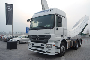 奔驰 Actros 2644 LS 6X2 DNA国四 2015标准版