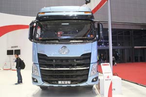 东风柳汽 乘龙H7 8X4 载货车