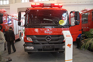 梅赛德斯-奔驰Atego 1329底盘城市主战消防车