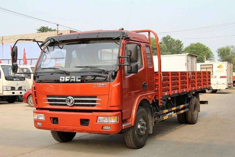 东风 多利卡D8中卡 150马力 4X2 5.18米排半栏板载货车(DFA1090L13D4)