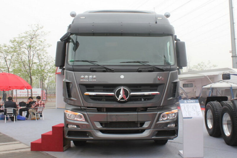 北奔 V3重卡 400马力 6X4 轻量化牵引车(ND42509B32J7)