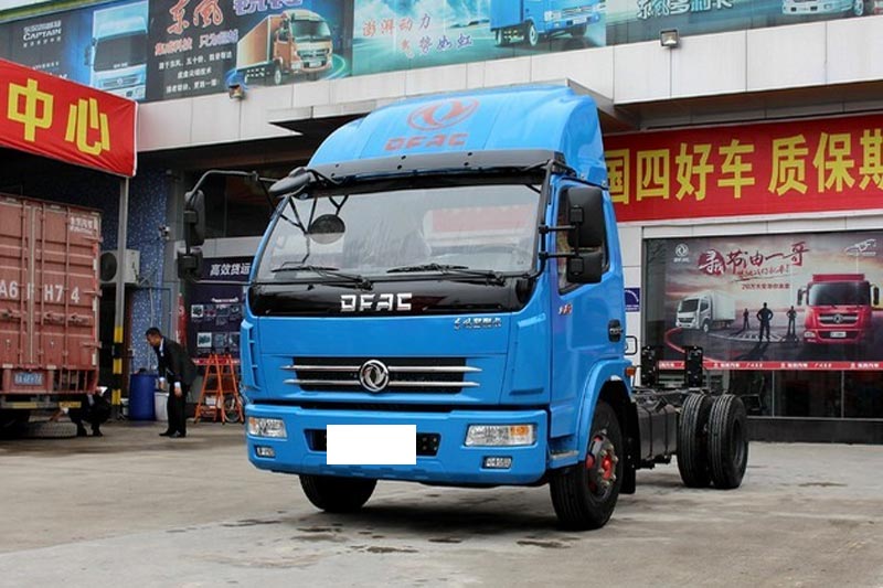 东风 多利卡D6 115马力 3300轴距单排轻卡底盘(DFA5040XXY11D2AC)