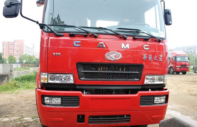 华菱之星准重卡 336马力 6X2 牵引车(HN4250B34B6M4)