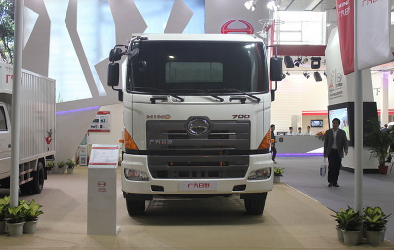 广汽日野 700系列重卡 350马力 6X4 载货车(底盘)(YC1250FS2PM4)