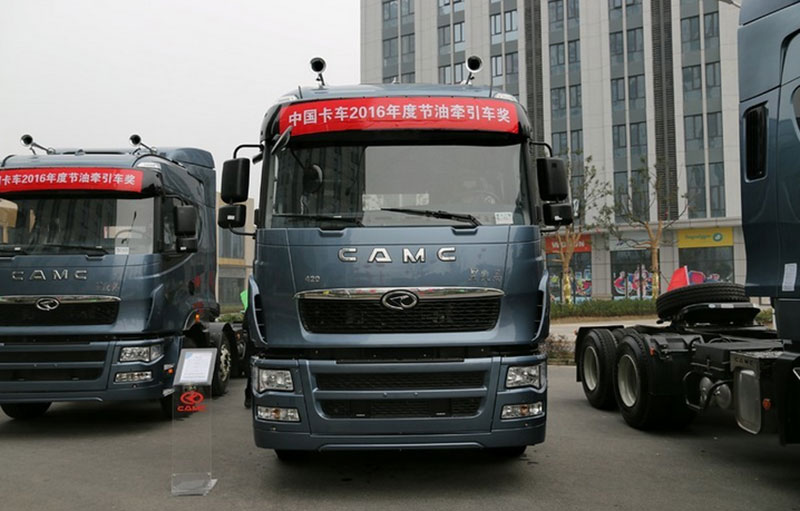 华菱 星凯马重卡 375马力 4X2 牵引车(HN4182A31C4M4)