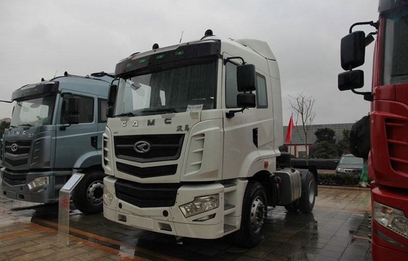 华菱 汉马H6重卡 375马力 4X2 牵引车(HN4182A31C4M4)