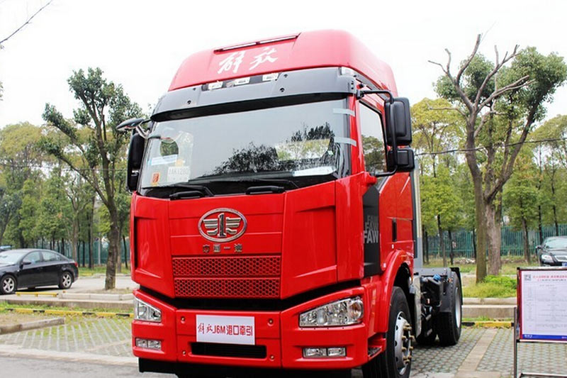 一汽解放 J6M准重卡 350马力 4X2港口牵引车(CA4180P63K2AE5)