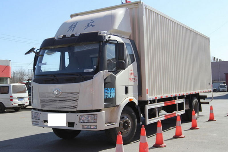 一汽解放 J6L中卡 180马力 4X2 厢式载货车(CA5160XXYP62K1L5A1E4)