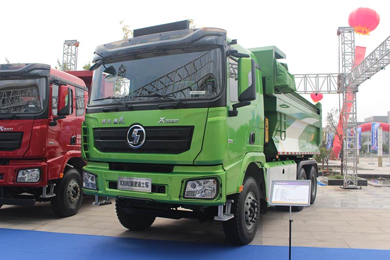 陕汽德龙X3000 336马力 6×4城建渣土车
