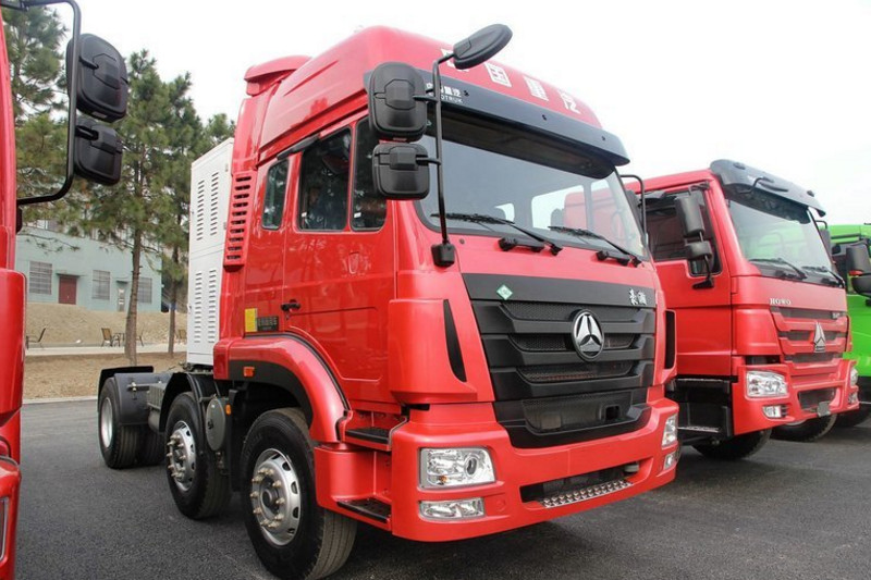 中国重汽 豪瀚J7B重卡 380马力 6X2国五LNG牵引车(ZZ4255N27C6E1L)
