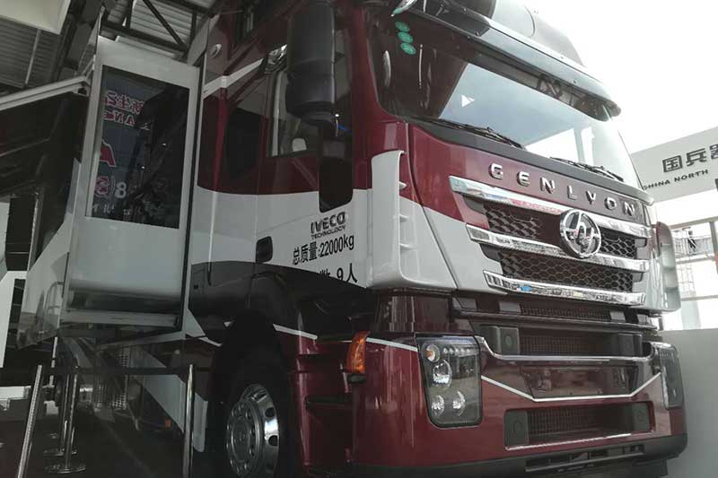 上汽红岩 A类 6×2 350马力 A类房车 看的人垂涎欲滴
