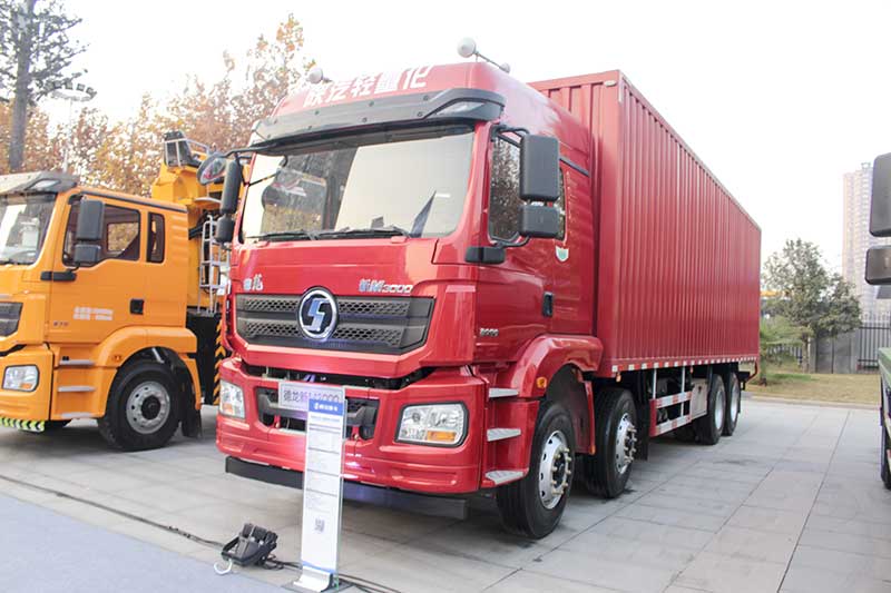 陕汽重卡 德龙新M3000 430马力 8X4 12米绿通版载货车