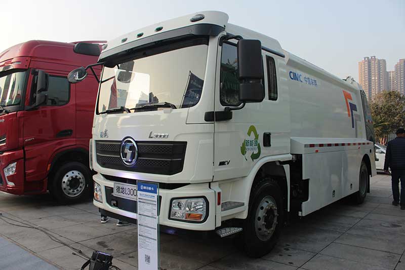 陕汽重卡 德龙L3000 4×2 纯电动环卫车