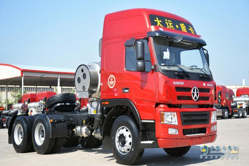 大运 新N8E重卡 420马力 6X4 LNG牵引车(CGC4253N53CA)