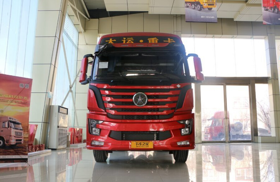 大运 新N8V重卡 400马力 6X4LNG牵引车(CGC4250N5ECGE)