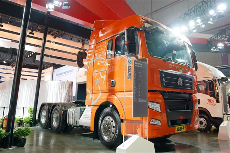 中国重汽 汕德卡SITRAK C7H重卡 500马力 6X4 AMT 国六自动挡牵引车(ZZ4256V324HF1B)