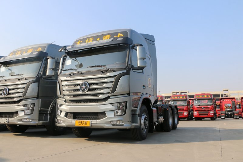 大运 N8V重卡 460马力 6X4 国六LNG牵引车(CGC4250N6FCGE)