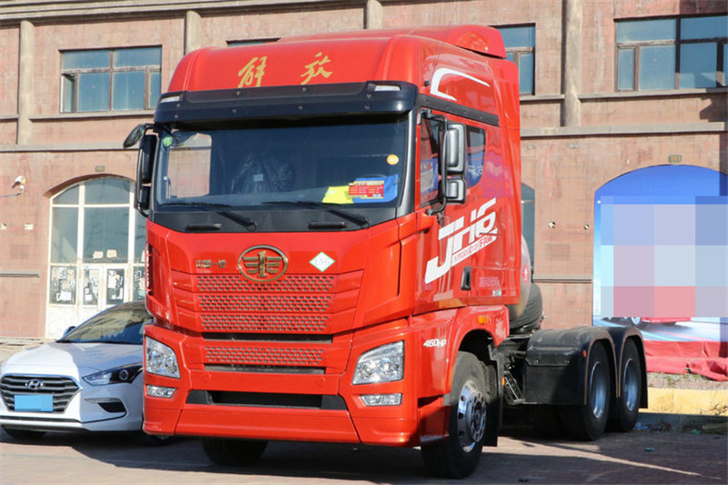 青岛解放 JH6重卡 460马力 6X4 LNG牵引车(国六)(CA4250P25K2T1NE6A80)