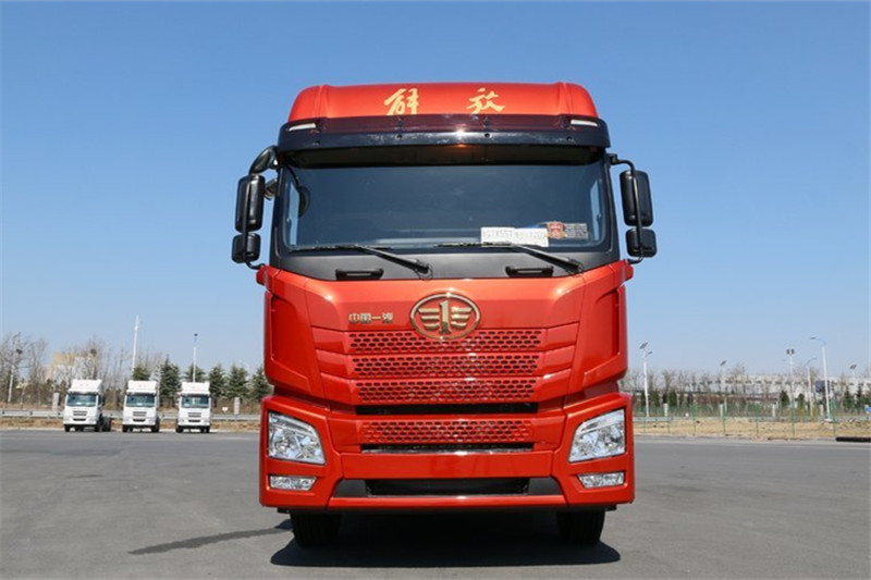 青岛解放 JH6重卡 领航版 550马力 6X4 国五牵引车(CA4250P25K15T1E5A80)