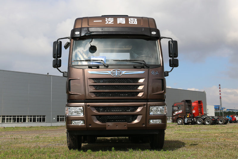 青岛解放 悍V重卡 280马力 4X2 国五牵引车(CA4183P1K2E5A80)
