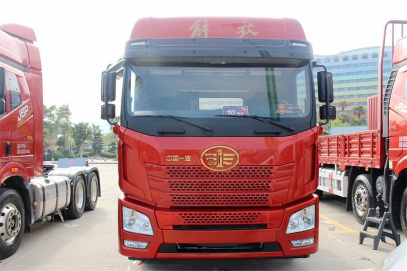 青岛解放 JH6重卡 290马力 6X2 9.5米 国五厢式载货车(CA5250XXYP26K1L7T3E5A80)
