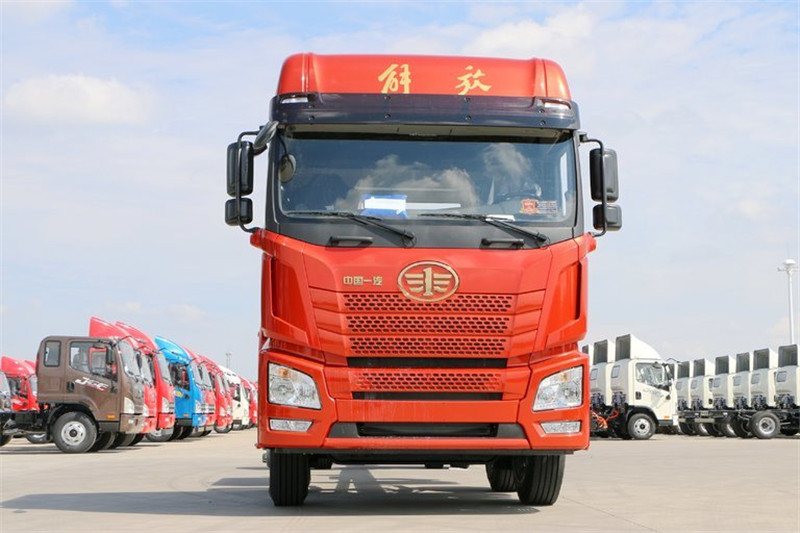 青岛解放 JH6重卡 280马力 6X2 9.5米 国五厢式载货车(CA5250XYKP26K1L7T3E5A80)