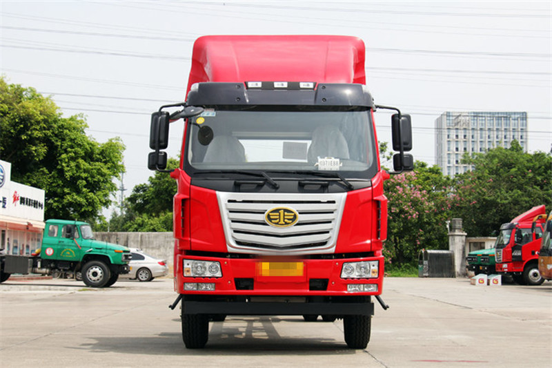 青岛解放 金陆中卡 180马力 4X2 6.8米 国五畜禽载货车(LZT5160CCQPK2E5L3A95)
