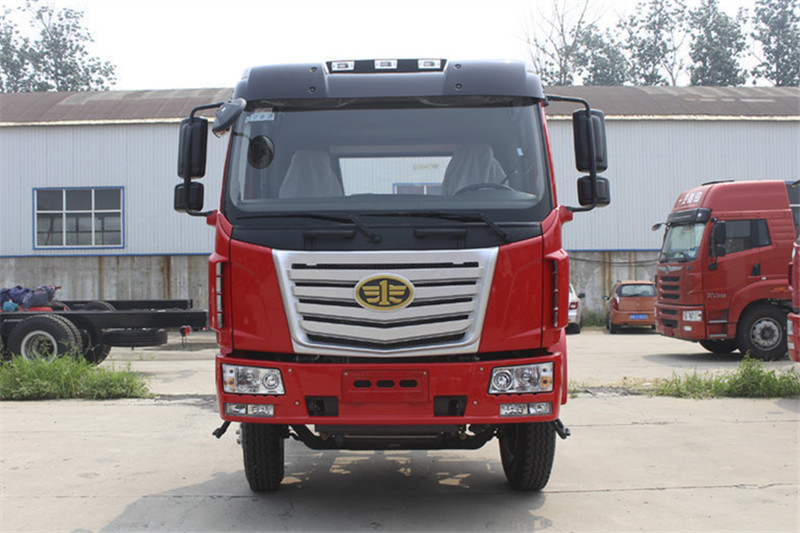 青岛解放 金陆中卡 240马力 6X2 7.7米 国五仓栅式载货车(LZT5250CCYP3K2E5L5T3A95)