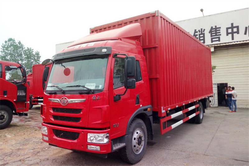 青岛解放 龙V中卡 220马力 6X2 7.7米 国五厢式载货车(CA5254XXYPK2L5T3E5A80)