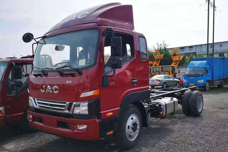 江淮 骏铃V8 170马力 5.2米 国五排半厢式轻卡载货车(HFC5141XXYP91K1C6V)