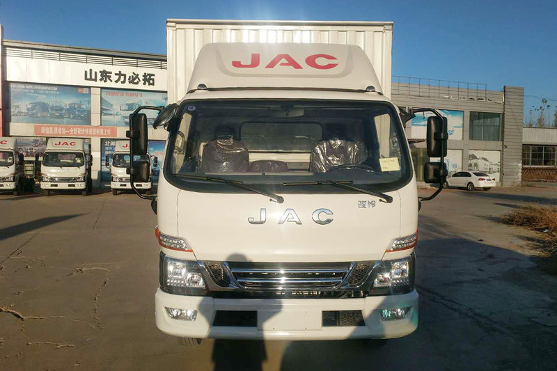 江淮 骏铃V6 154马力 3.8米 国五排半厢式轻卡载货车(HFC5043XXYP91K2C2V)