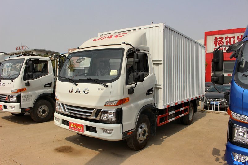 江淮 骏铃V6 156马力 3.82米 国五排半厢式轻卡载货车(HFC5043XXYP91K2C2V)