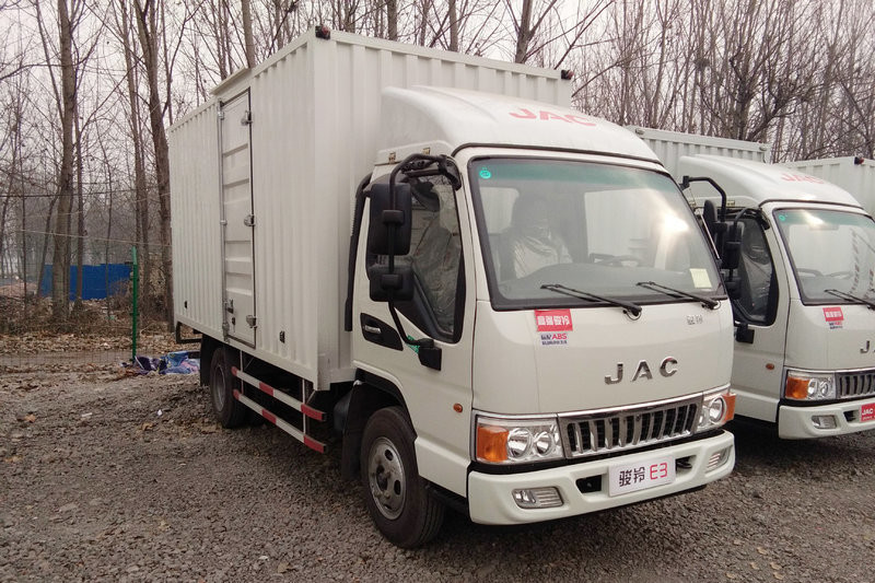 江淮 骏铃E3 95马力 4.15米 国五单排厢式轻卡载货车(HFC5041XXYP93K7C2V)