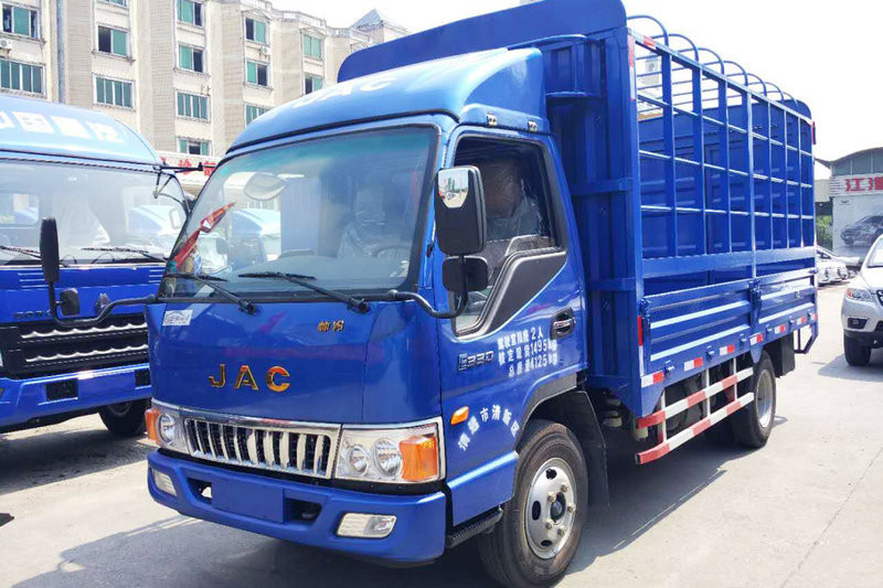 江淮 骏铃E5 143马力 4.235米 国五单排仓栅式轻卡载货车(HFC5045CCYP92K1C2V)